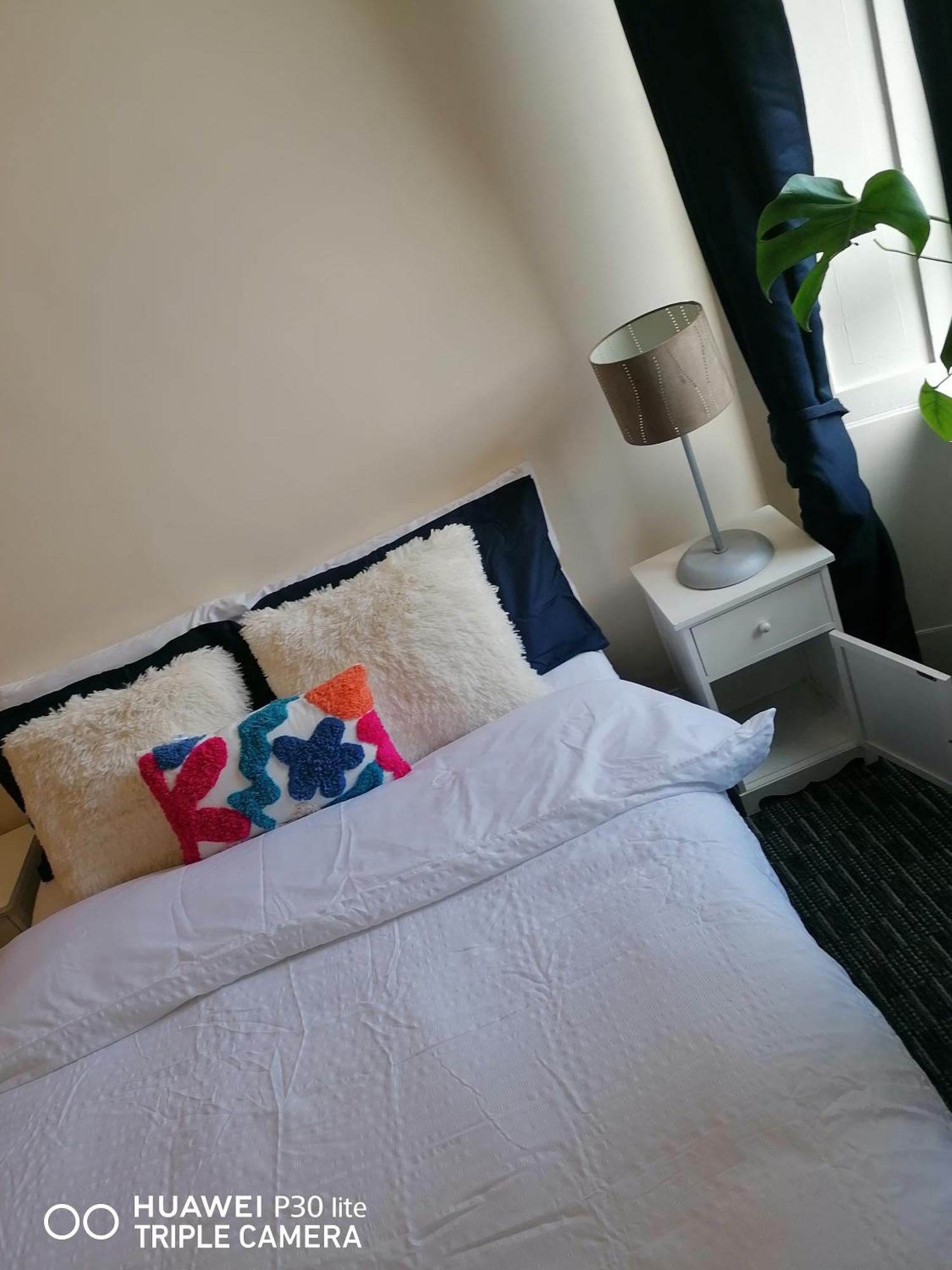 Edinburgh City Center Haymarket Double Room Exterior foto